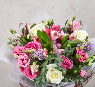 parlak çiçek buketi