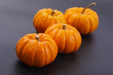 küçük turuncu kabak