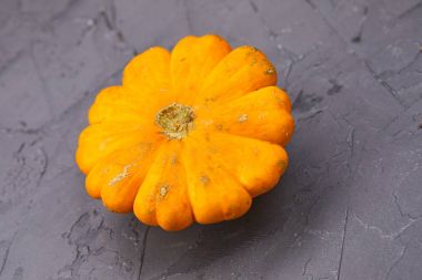 küçük turuncu kabak