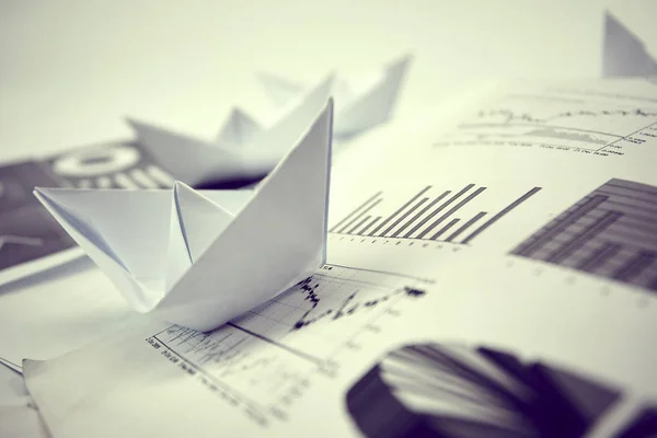 Barche origami di carta — Foto Stock