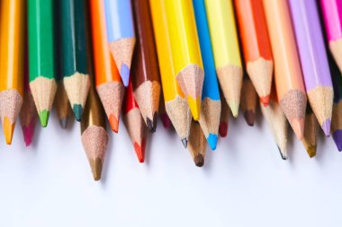renkli kalemler çeşitleri 