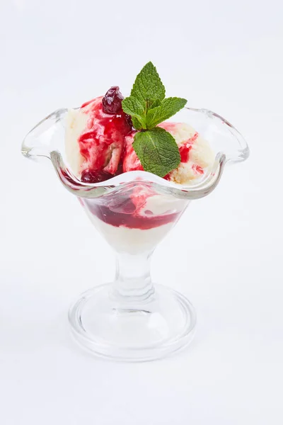 Ice cream with berry jam — Stock Photo, Image