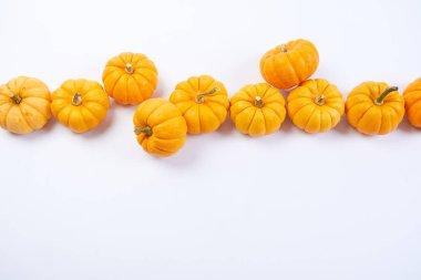 küçük turuncu kabak