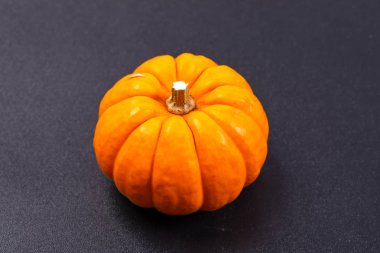 küçük turuncu kabak