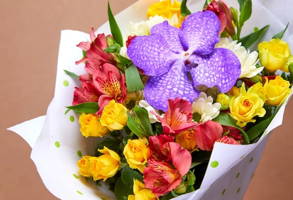 素敵な明るい花の花束 クローズ アップ — ストック写真