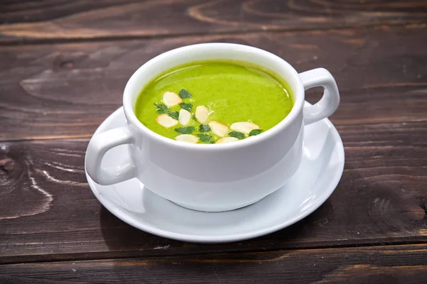 Brokoli Krim Sup Dalam Mangkuk Putih Close — Stok Foto