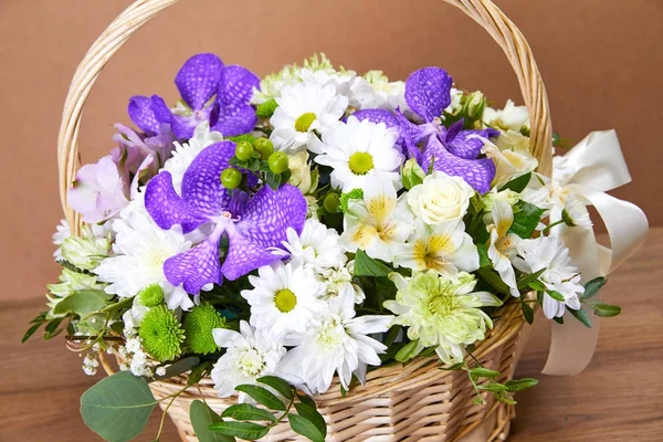 素敵な明るい花の花束 クローズ アップ — ストック写真