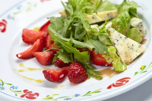 Salad Strawberries White Plate Close — Stock Photo, Image