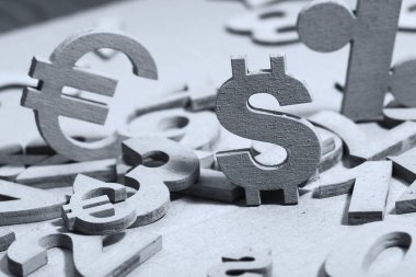 Gümüş sayı ve para birimi simgelerini kümesi