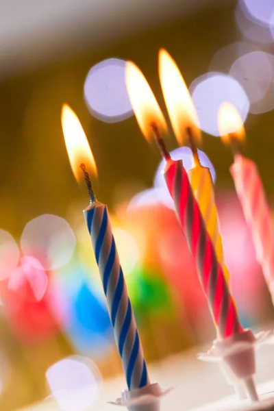 Velas de aniversário coloridas — Fotografia de Stock