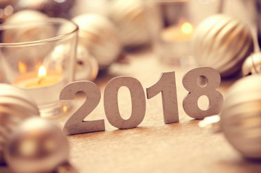 Yeni yıl dekoratif sayılar 2018 Noel gümüş toplar