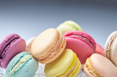 yığın lezzetli renkli macaroons, yakın çekim 