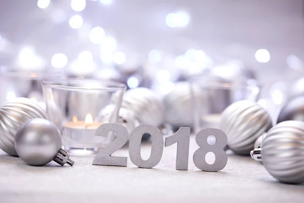 Nya Året Dekorativa Siffror 2018 Med Silver Julgranskulor — Stockfoto