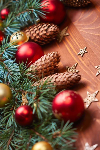 Kroon Van Kerstmis Met Rode Gouden Ballen — Stockfoto