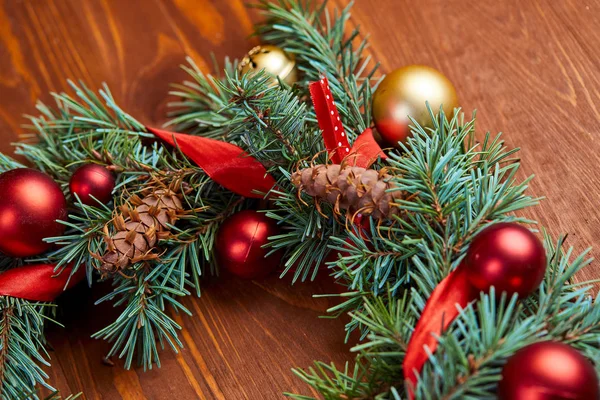 Couronne Noël Avec Des Boules Rouges Dorées — Photo