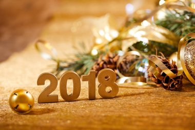 Yeni yıl dekoratif sayılar 2018 ile Noel dekorasyonları ahşap tablo 