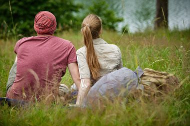 iki gezginler yaz çayır