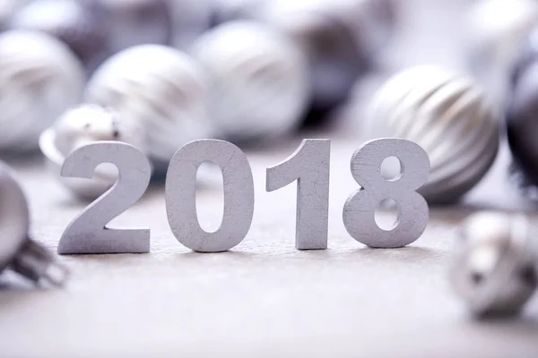 Nya Året Dekorativa Siffror 2018 Med Silver Julgranskulor — Stockfoto