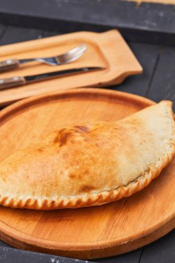 ahşap kesme tahtası pizzaya İtalyan pidesi 