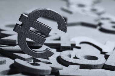 Gümüş sayı ve para birimi simgelerini kümesi