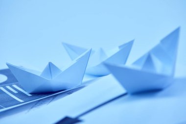 kağıt origami tekne, iş kavramı