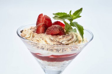 cam, çilek ile şekerli tatlı yakın çekim