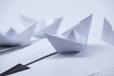 kağıt origami tekne, iş kavramı