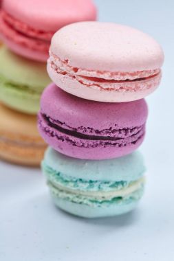 yığın lezzetli renkli macaroons, yakın çekim 