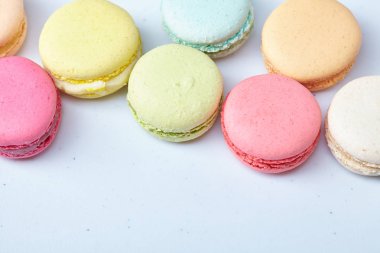 yığın lezzetli renkli macaroons, yakın çekim 