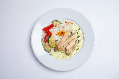 Taze lezzetli tavuk pilav ile