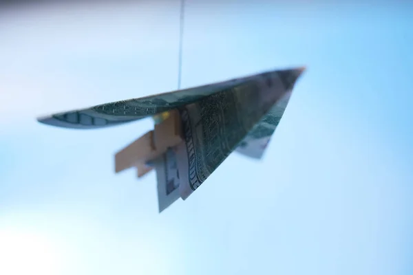 Доллар Банкноты Бумажный Самолет Синем Фоне — стоковое фото