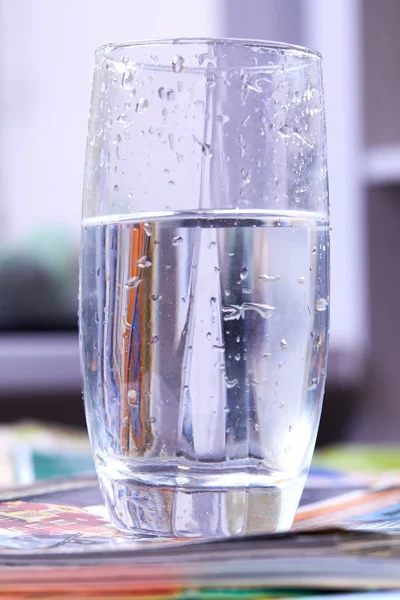 Genomskinligt Glas Kallt Vatten Närbild — Stockfoto