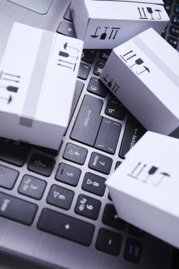 teslim ambalaj kutuları dizüstü klavye