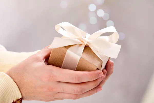 Hands Holding Craft Gift Box Close — Stock Photo, Image