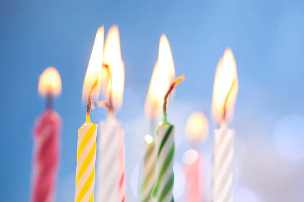 Kolorowe świece urodzinowe — Zdjęcie stockowe