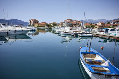 Tekneleri ve yatlar Karadağ'daki deniz park