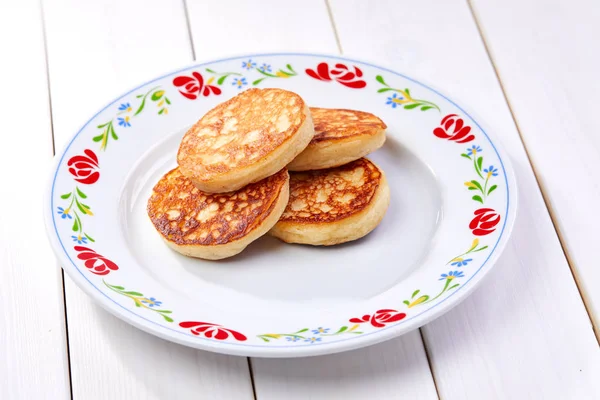 Frische Pfannkuchen Auf Weißem Teller Nahsicht — Stockfoto