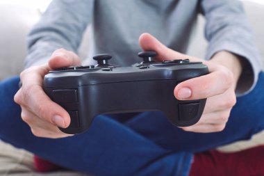 oyun çubuğu denetleyicileri süre iskambil video spor evde tutan adam