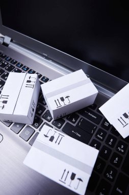 teslim ambalaj kutuları dizüstü klavye 