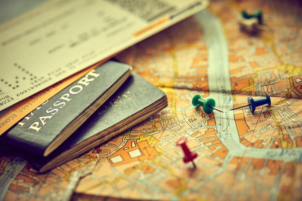 Καρφίτσες Που Επισημαίνουν Σημεία Διαδρομής Στο Χάρτη Διαβατήρια — Φωτογραφία Αρχείου