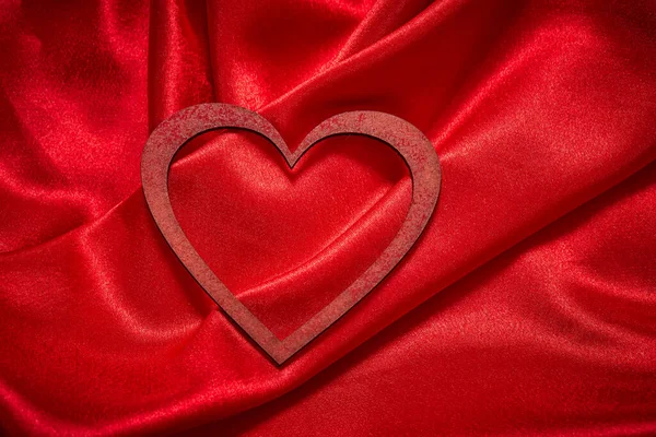 Dia Dos Namorados Coração Decorativo Tecido Seda Vermelha Conceito Romântico — Fotografia de Stock