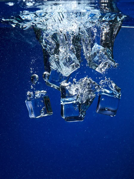 Ice Cube Falling Water Close — Stock Photo, Image