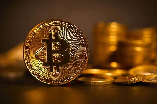 Stos Złotych Bitcoinów Obraz Koncepcyjny Kryptowaluta — Zdjęcie stockowe