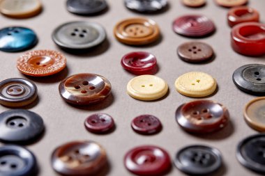 çok renkli antika düğme koleksiyonu, yakın görüş