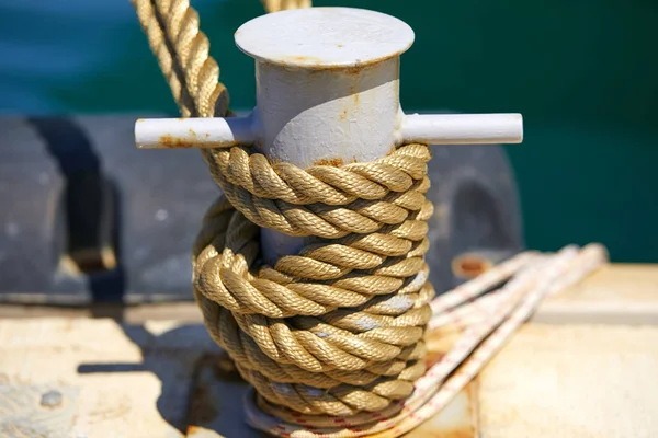 Yacht Rope Fastened Knots Close — Stock Photo, Image