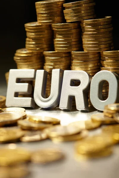 Hromádky Euromincí Stole Zblízka — Stock fotografie