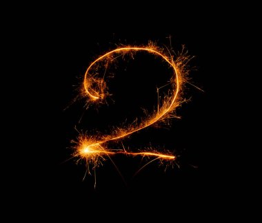 İkincisi, siyah arkaplanda maytap ile yazılmış.