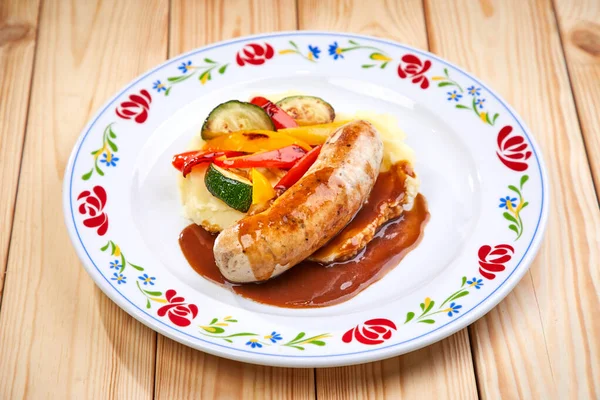 Sausage Grilled Vegetables Sauce White Plate Close View — Stock Photo, Image