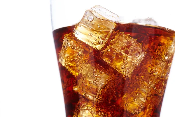 Cola Con Cubitos Hielo Vidrio Vista Cercana — Foto de Stock