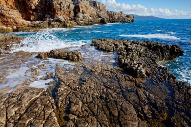 Karadağ 'da deniz ve kaya manzarası